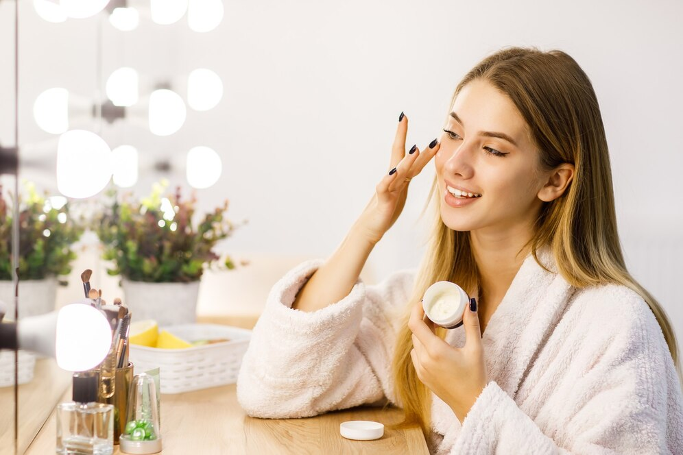 Alt text: Using creams and moisturizers help to prevent facial dryness.